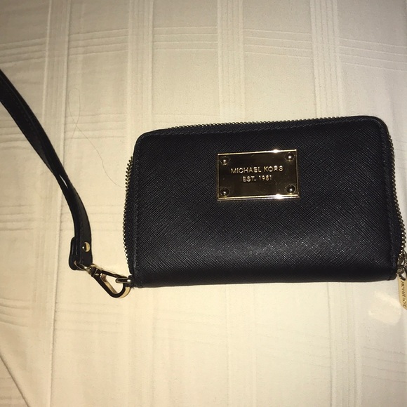 Michael Kors Handbags - Michael Kors Black Wallet